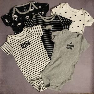 5 pack Carter’s short sleeve onesies